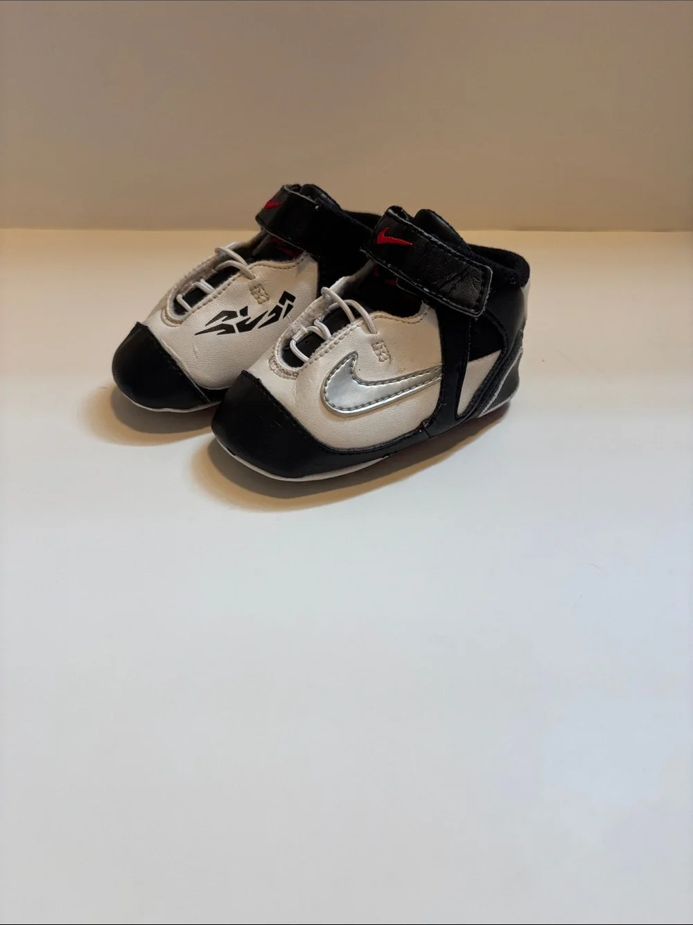 FINAL! Nike Baby Black White Silver Swoosh Velcro Sneakers Unisex
